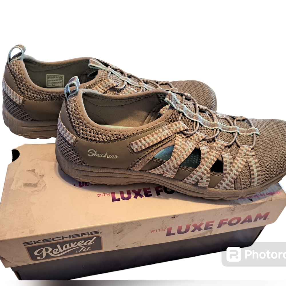 SKETCHERS LUXE FOAM SHOES